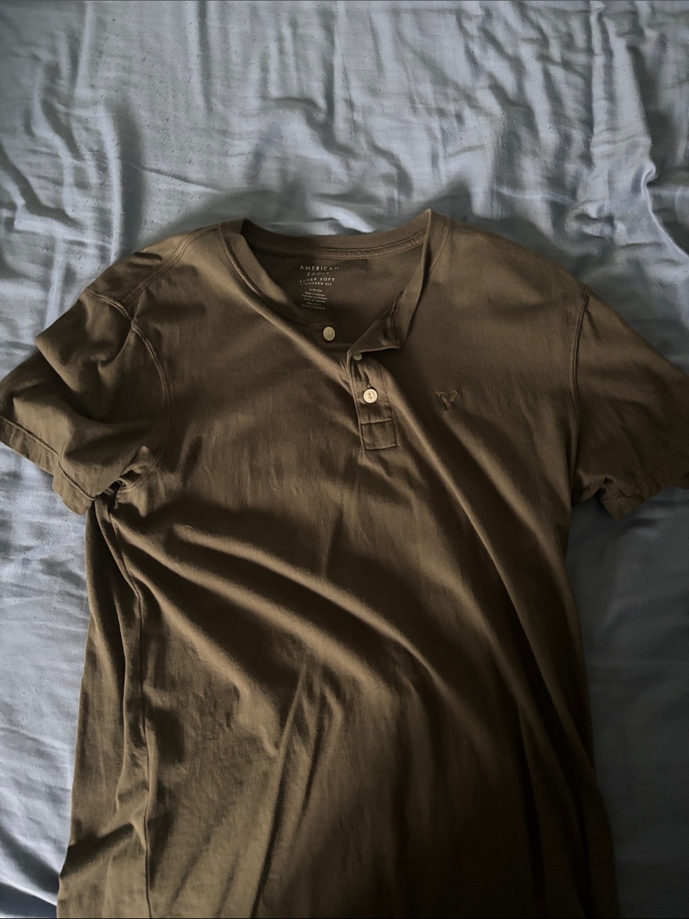 American Eagle Outfitters Men's Olive Henley Polo
